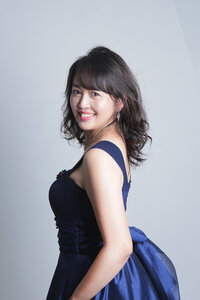 青山瑠美子さん宣材.JPG